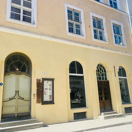 Cozy Oldtown Apartment Next Of Town Hall Square Tallinn Exterior photo